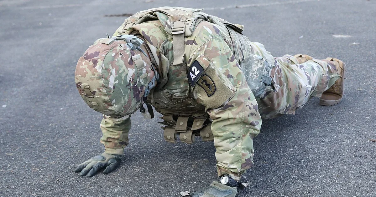 Lethal Company best weapons